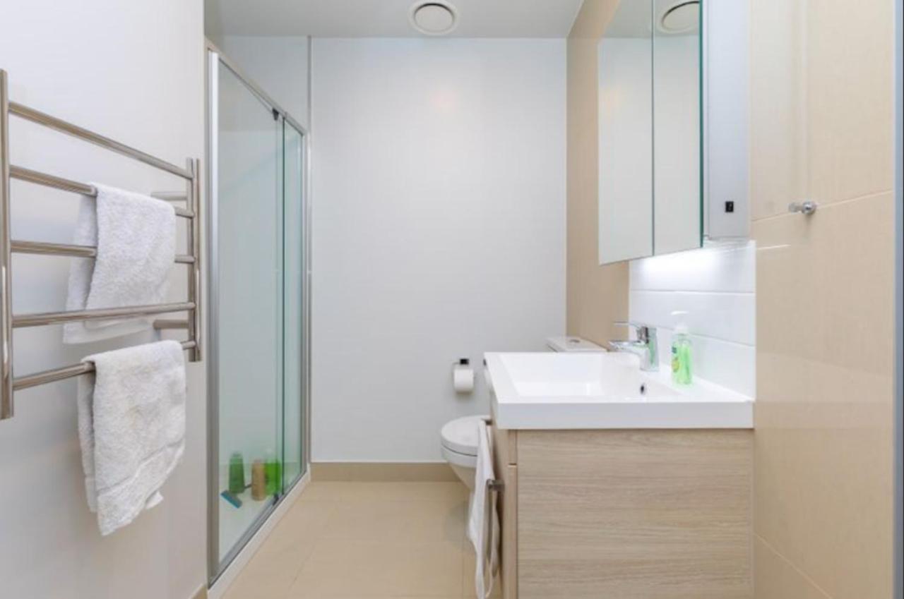 Modern 2 Bedroom Apartment 1 Minute To Skytower 奥克兰 外观 照片
